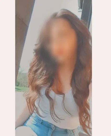 Anna, 24