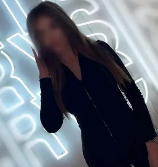 Antonia, 32