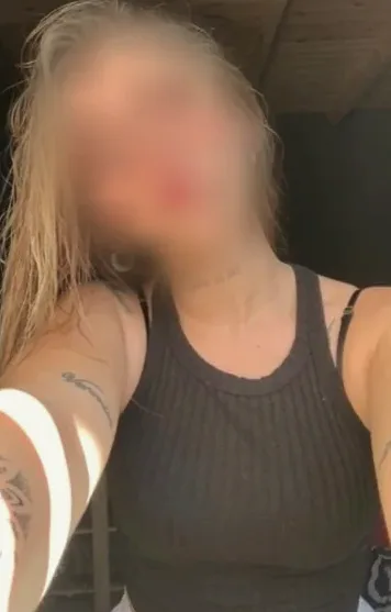 Büsra, 32