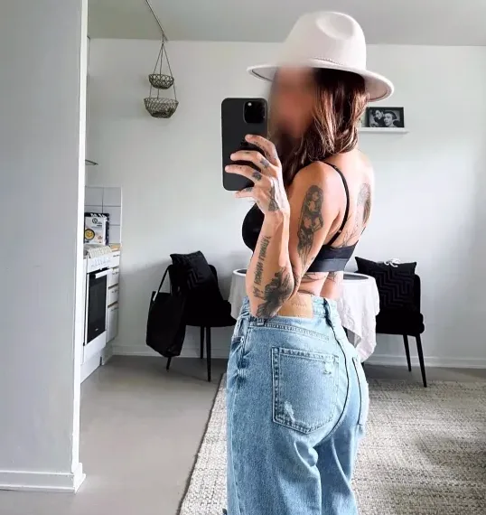 Diana, 27