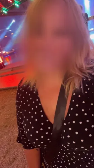 Ela, 28