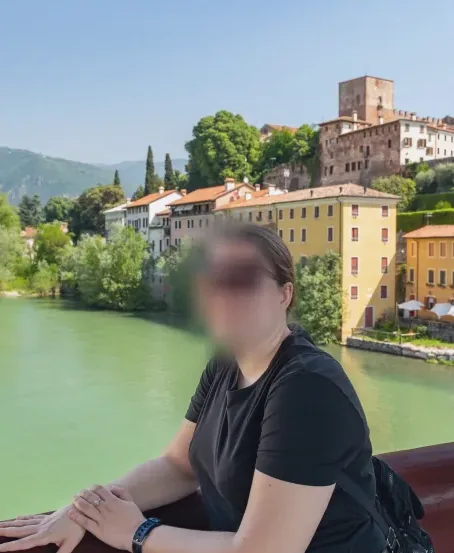 Emilia, 28