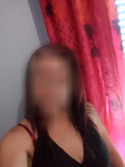 Emilia, 39