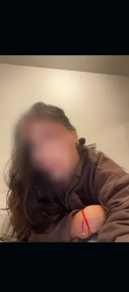Greta, 24