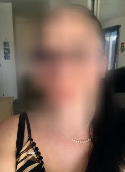 Leonie, 39