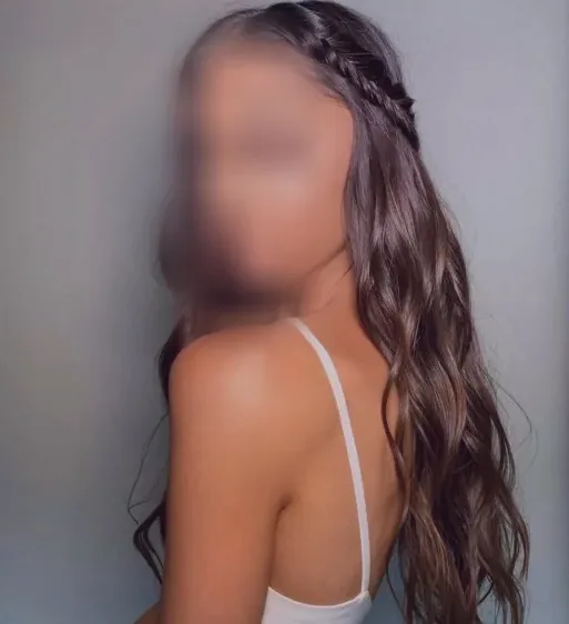 Lucia, 29