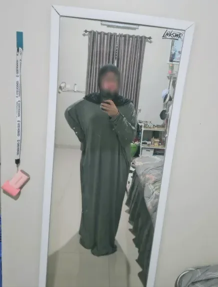 Manuela, 26