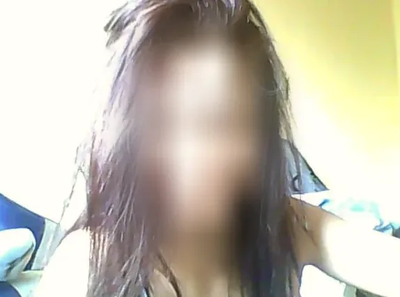 Manuela, 36