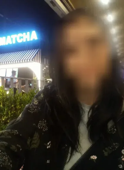 Manuela, 40