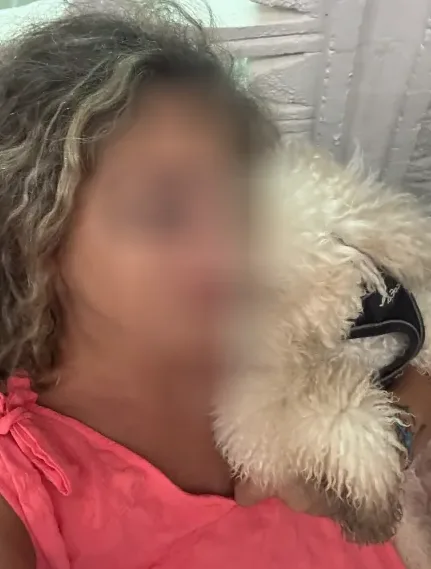 Mia, 40