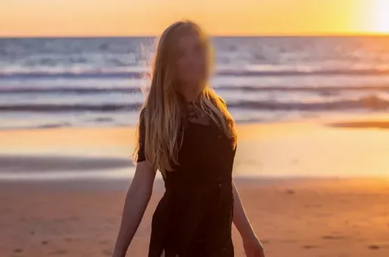 Nadja, 32