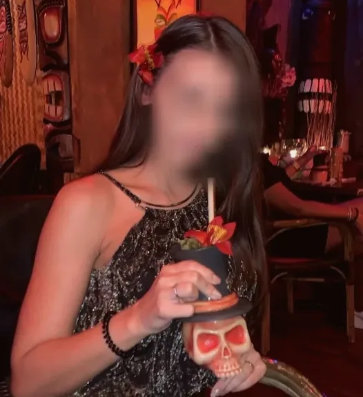 Nina, 36