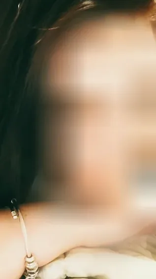 Nina, 30