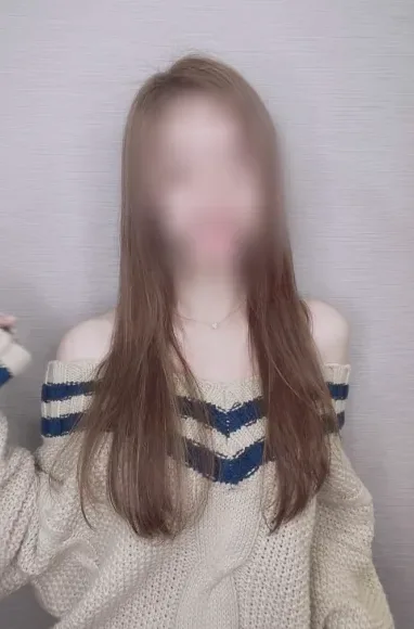 Nora, 28