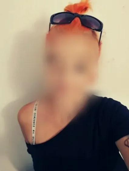 Özlem, 35