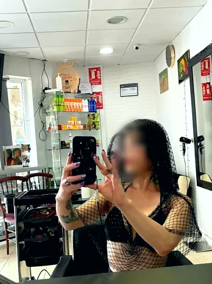 Sabrina, 33